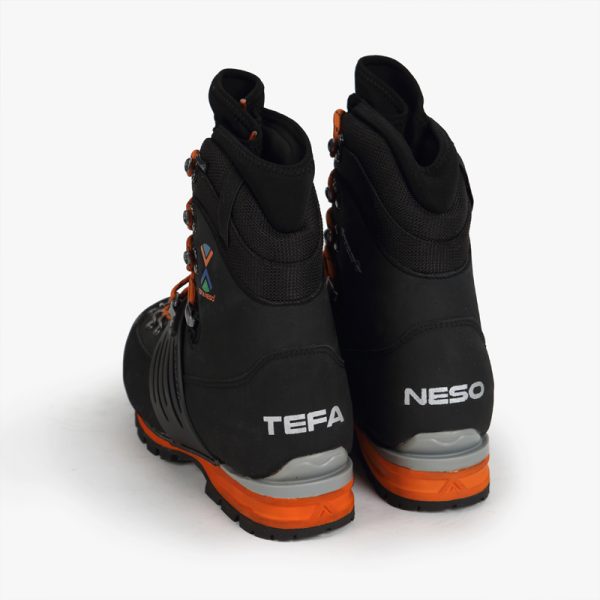 insulated climbing boots